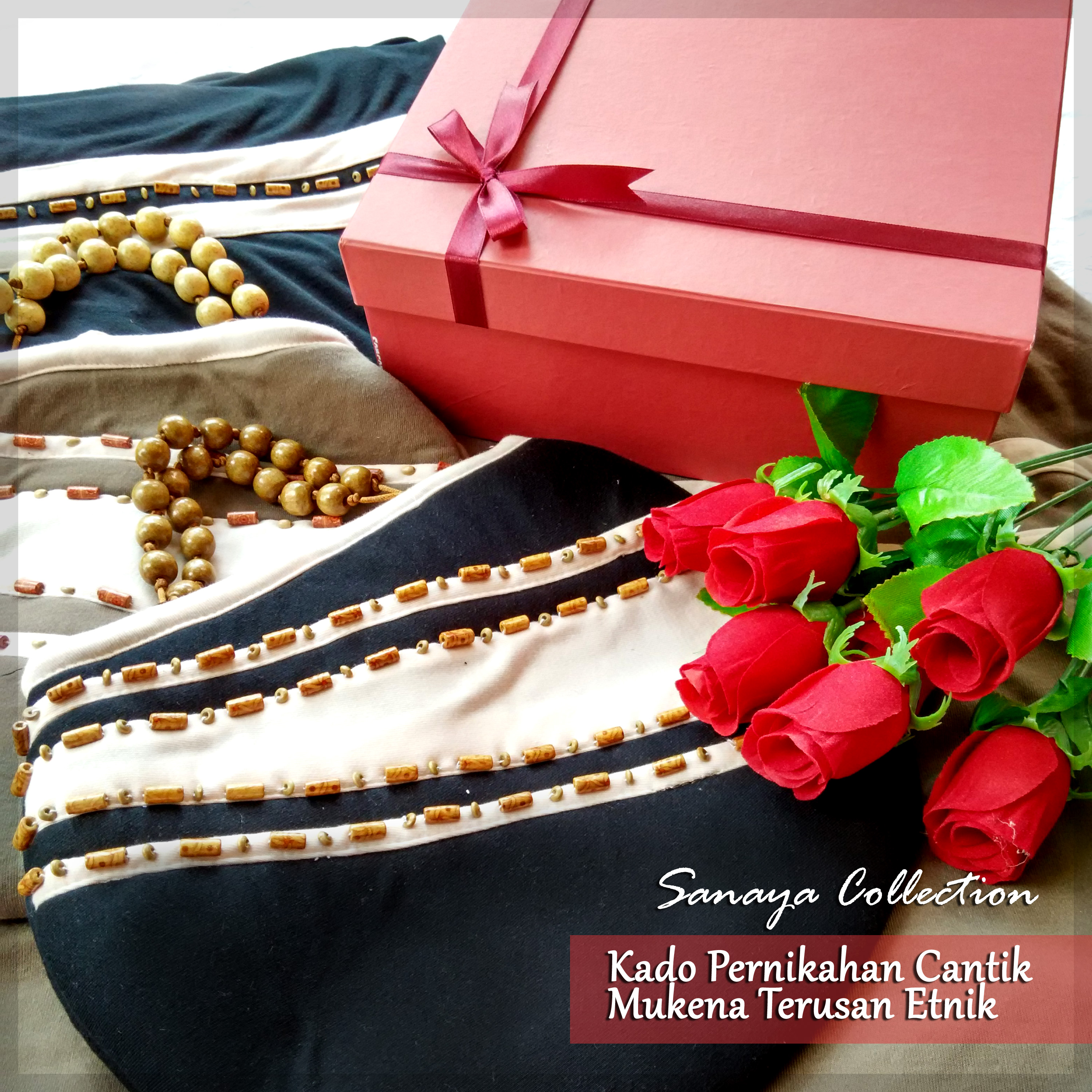 kado-pernikahan-cantik-mukena-terusan-etnik