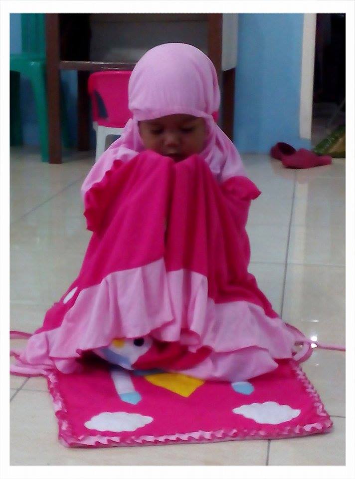 eva-adisti-mukena-hello-kitty-pink
