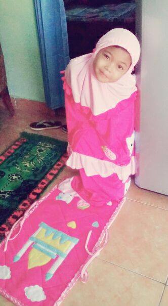 rina-rahan-mukena-hello-kitty-pink2